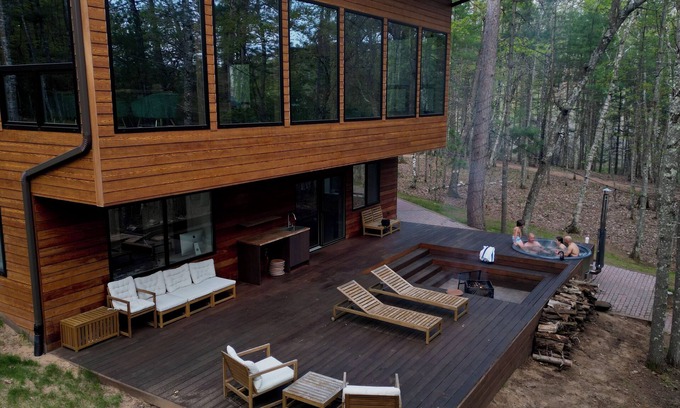 St Germain House | New build unique B Family At The Lake Cabin