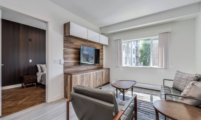 Downtown Vancouver Apartment | NEW BUILDING -Pet Allowed 1 BR@1168 Pendrell