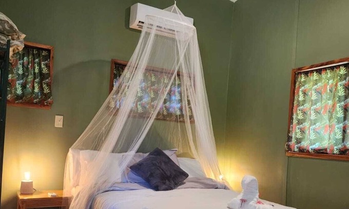 San Ignacio Cabin | New cabin with all the amenities at the River Bend Lodge Cayo near San Ignacio