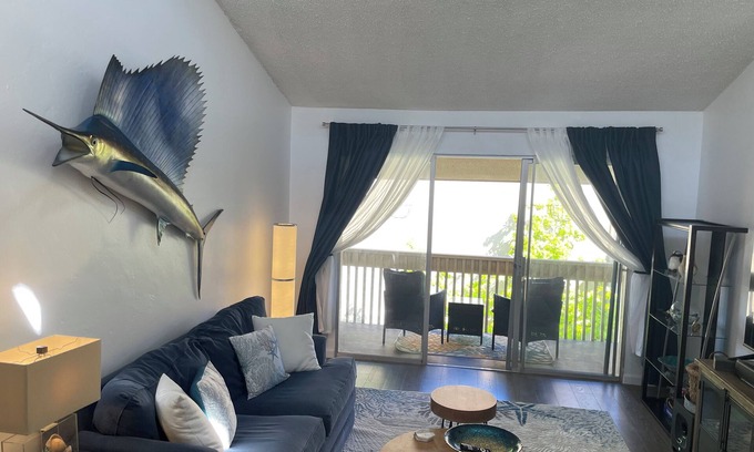 Pacific Beach Condo | NEW! Charming 1-bedroom condo in welcoming San Diego with fitness room, WiFi