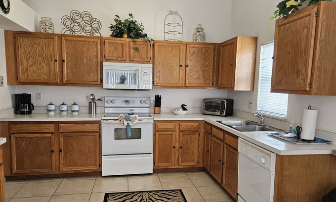 Clear Creek Villa | New! Charming 3-bedroom villa, South Facing Private Pool, Family Friendly