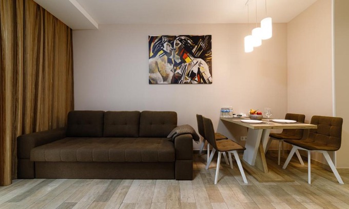 Lviv Apartment | New Chornovola Apartment