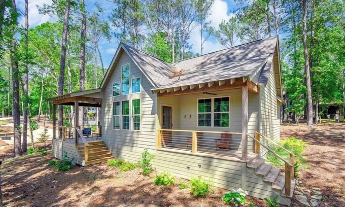 Little Kowaliga Cabin | New construction 3 bedroom home w/ water view and water access in Eclectic!