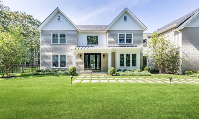 East Hampton House | New Construction, Designer furnished Home