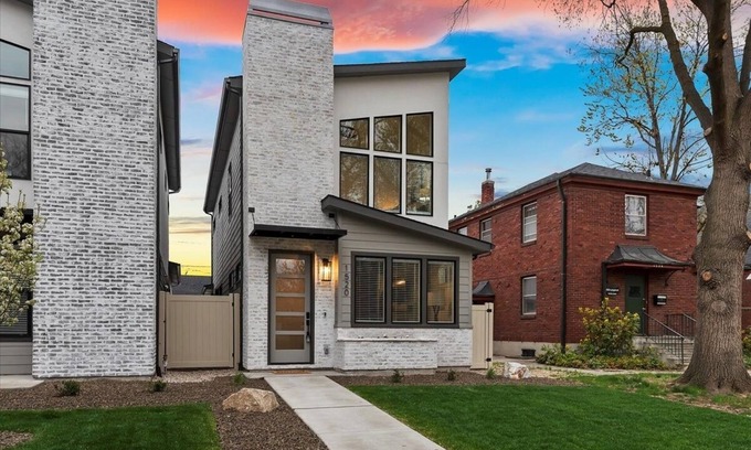 Southeast Boise House | New Contemporary Home Close to Downtown/ Greenbelt