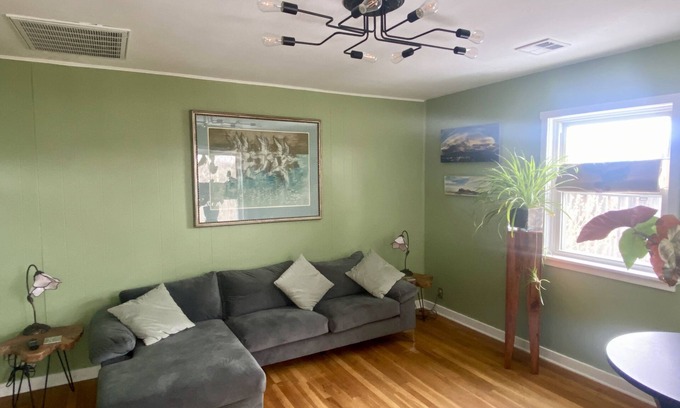 Livingston Cottage | NEW! Cozy Cottage 2 Blocks from Yellowstone River