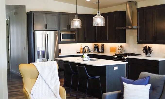 Coeur d'Alene House | New Cozy, Modern 3-bedroom home. Close to dtwn CDA