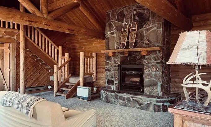 Bailey Cabin | New - Deer Creek Lofted Cabin Getaway