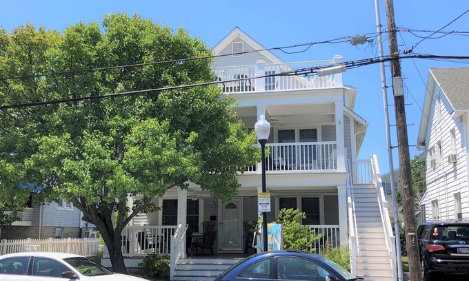 Ocean City House | New Downtown Large Beach House – Steps to the Beach & Boardwalk - 3 Kitchens