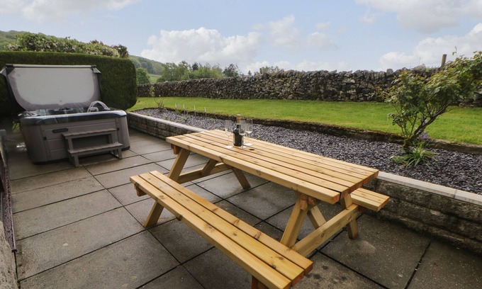 Peak District National Park House | NEW ELM TREE FARM, family friendly in Chapel-En-Le-Frith