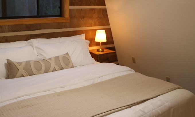 Island Park Cabin | NEW Entire Cabin 3 beds 2 Baths in Island Park. 23 Miles to West Yellowstone