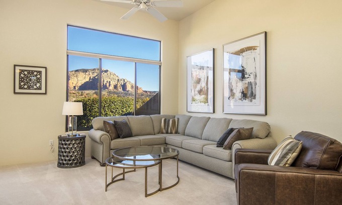 Oak Creek House | New Fall and Winter Rates! AMAZING VIEWS! Pool, Golf, Tennis & Hiking