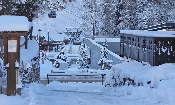Le Praz Apartment | New Flat Courchevel le Praz 2min to the pistes, ski lifts and Tremplins olympics