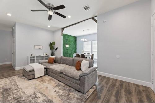 Northside House | NEW! Fresh Urban Getaway