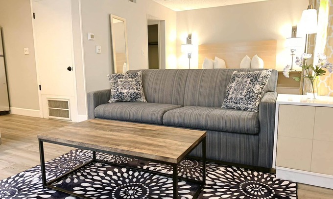 Springdale Apartment | New Furnished Studio | Flexible Stays | All-Inclusive
