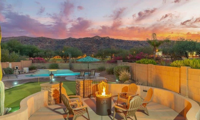 South Mountain House | *NEW* Heated Pool & Hot Tub Cozy Phoenix 4BR Oasis