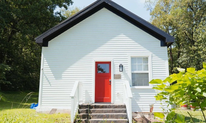 Linden Apartment | NEW! Historic Schoolhouse HotTub+FirePit+Wineries