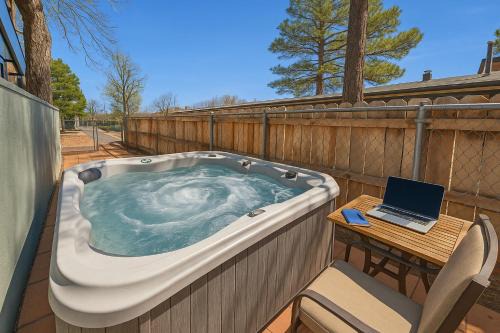 Flagstaff House | NEW I Hot Tub I Game Room I Arcade 15k Games I Nearby Hikes