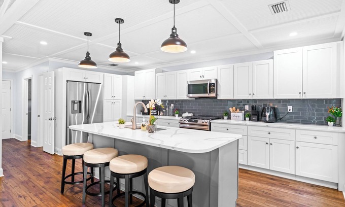 Savannah House | NEW IMMACULATE and quiet 4br Retreat between SAV DownTown & Tybee Island