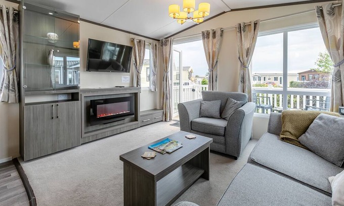 Looe House | New in 2017. Luxurious 14ft-wide holiday home.