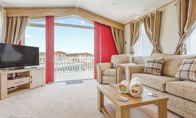 Looe House | New in 2017. Stylish and contemporary clad holiday home.