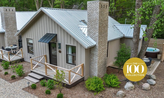 Union Pier House | NEW! Juniper Presents: The Ivy - A 1BD/1 BA Townie Cottage, Walk to Beach