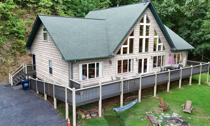 Robbinsville Cabin | *New Lake Access, Huge Deck, Espresso & FirePit