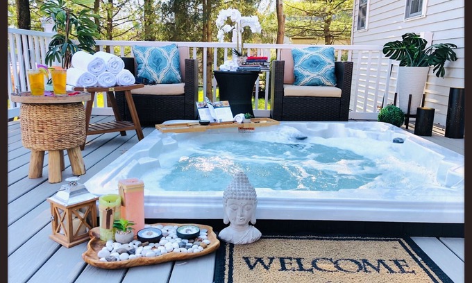Pocono Summit House | ✨★NEW★✨🚣‍♂️LAKEFRONT⛱SKI⛷🏂★Kalahari★Hot Tub★Mini Golf★BOOK NOW!★