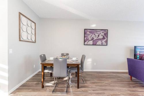 Southwest Edmonton Apartment | New Lavender Home - 2 Living Spaces, Pet friendly