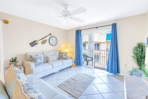 Siesta Key Apartment | New Listing! Bayside Unit, Balcony, Private Beach!