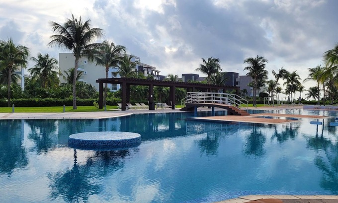Puerto Juarez Condo | New Listing! Beautiful Condo with accesss to private beach