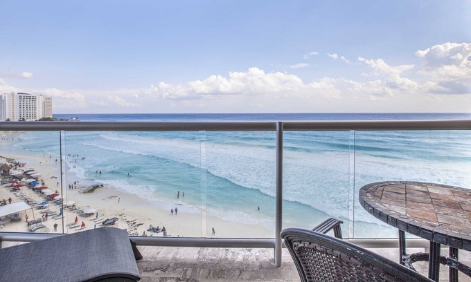 Punta Cancun Condo | NEW LISTING! Beachfront Condo in Cancun´s Heart. Be the first to review!