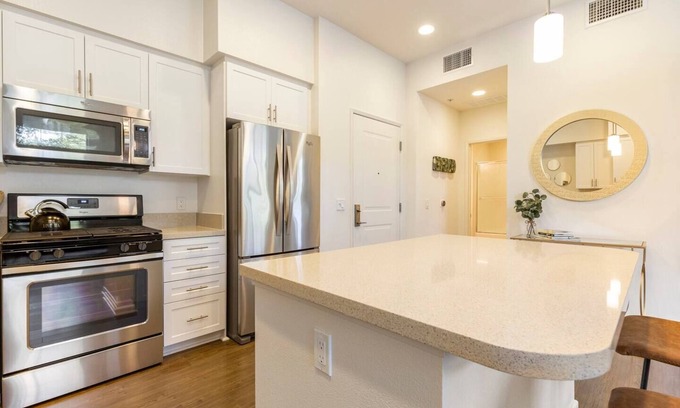 Irvine Apartment | New Listing - Beautiful Resort Style Living! UPSCALE