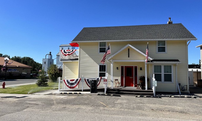 Red Lodge House | New Listing! In Downtown Red Lodge. Excellent Location!