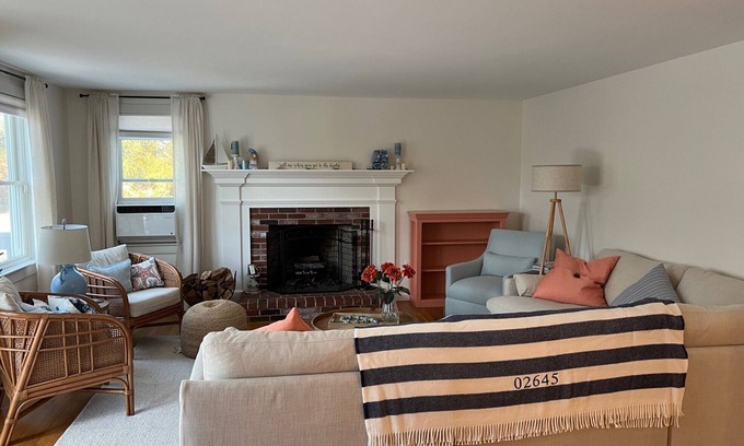 Harwich House | NEW LISTING! Newly-Renovated 4BD-Mill Pond Views, A/C, Deck, Enclosed Outdoor Shower