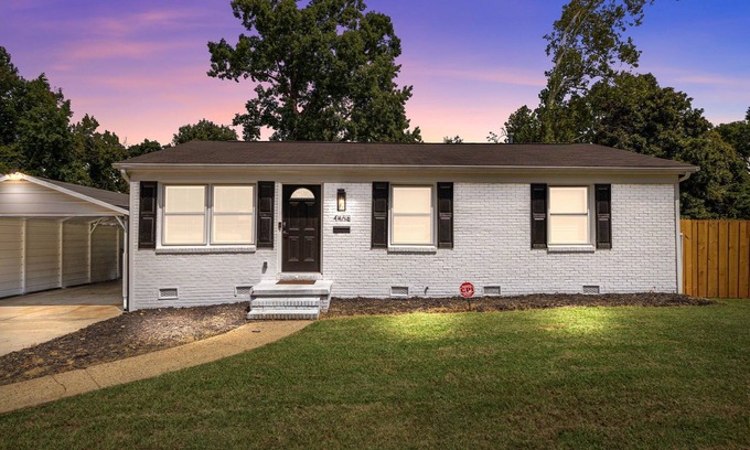 Paw Creek House | New listing! Queen City Landing - 2 min Airport, 10 min Uptown, minutes from I85