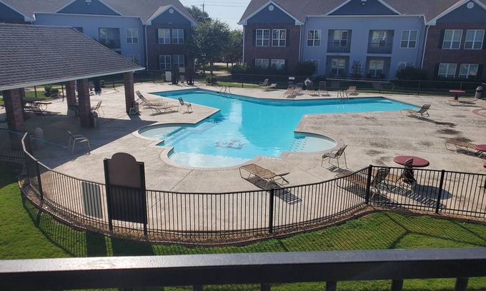 College Station Condo | NEW LISTING! WALKING DISTANCE TO KYLE FIELD! AGGIE CONDO WITH POOL VIEWS