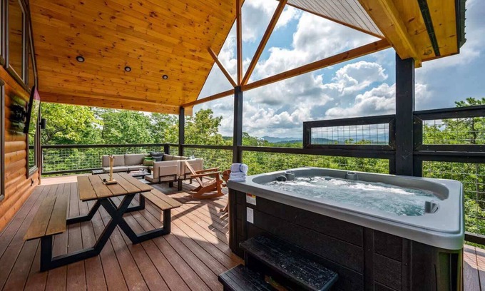 Gatlinburg - Pigeon Forge Ski Chalet | New Luxe Mountain Cabin + Hot Tub + Views!