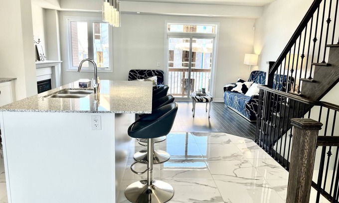 Whitby House | New luxury 3 +1 bedroom townhome in Whitby