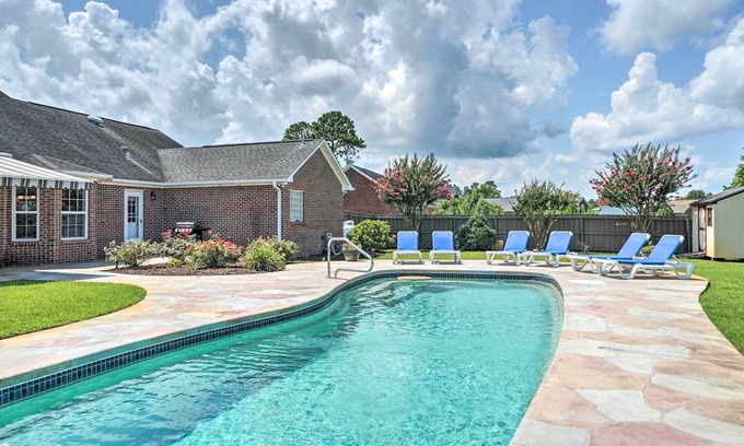 Murraysville House | NEW! Modern Corporate Retreat By Downtown & Beach!