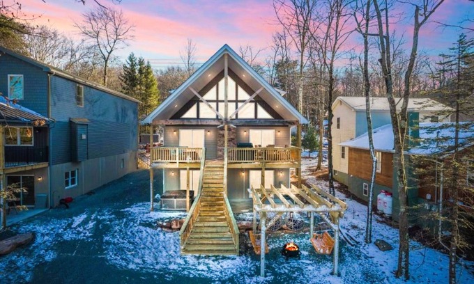 Lake Harmony House | New Modern Luxe Lakeview Retreat: Lake Access, HotTub, Game Room, Firepits, Pets