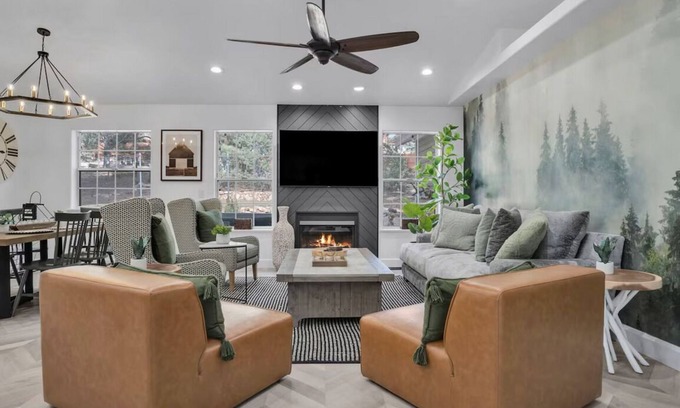 Flagstaff House | NEW! Modern Mountain 4BR with hot tub, AC, Game Room and EV & Tesla Charger
