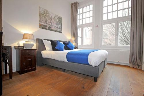 Van Lennepbuurt Bed & Breakfast | New monumental garden view Studio