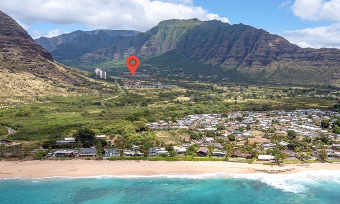 Makaha Valley Cottage | New Mountainside Cottage near Spectacular Beaches