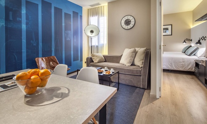 El Camp de l'Arpa del Clot Apartment | New quite 2 bedroom Sagrada Familia