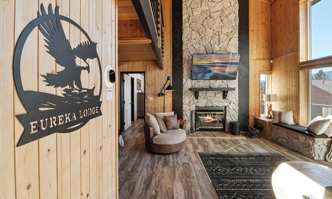 Big Bear City Cabin | New Remodel*Arcade*Hot Tub*Air Conditioning*Lake 2 Miles*Mountain Views/Trails