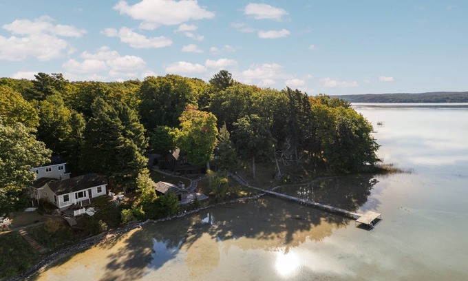 Empire House | NEW Rental! White Bear on Little Glen Lake
