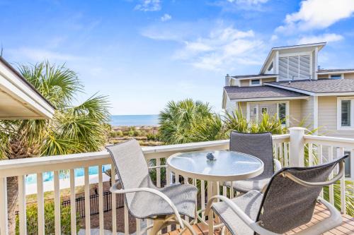 Isle of Palms Apartment | New! Seagrove Villa 9D - Luxurious Top Floor Villa
