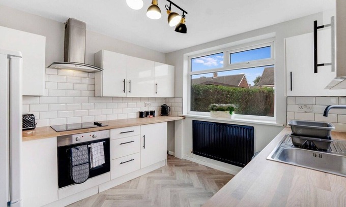 Stockton-on-Tees House | NEW Sleeps 6 in Norton FREE wifi