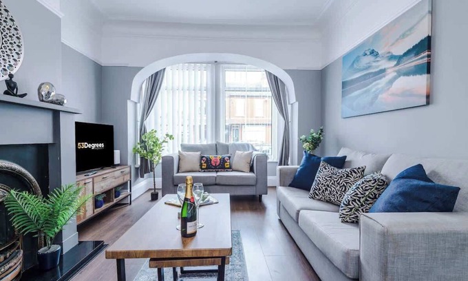 Salford House | NEW! Spacious Home, Ideal for Groups, FREE Parking